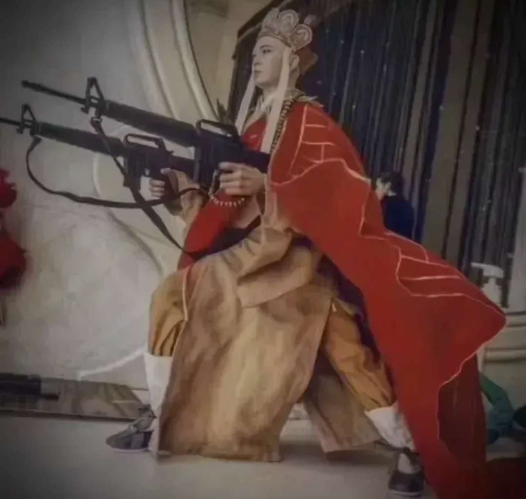 现明显